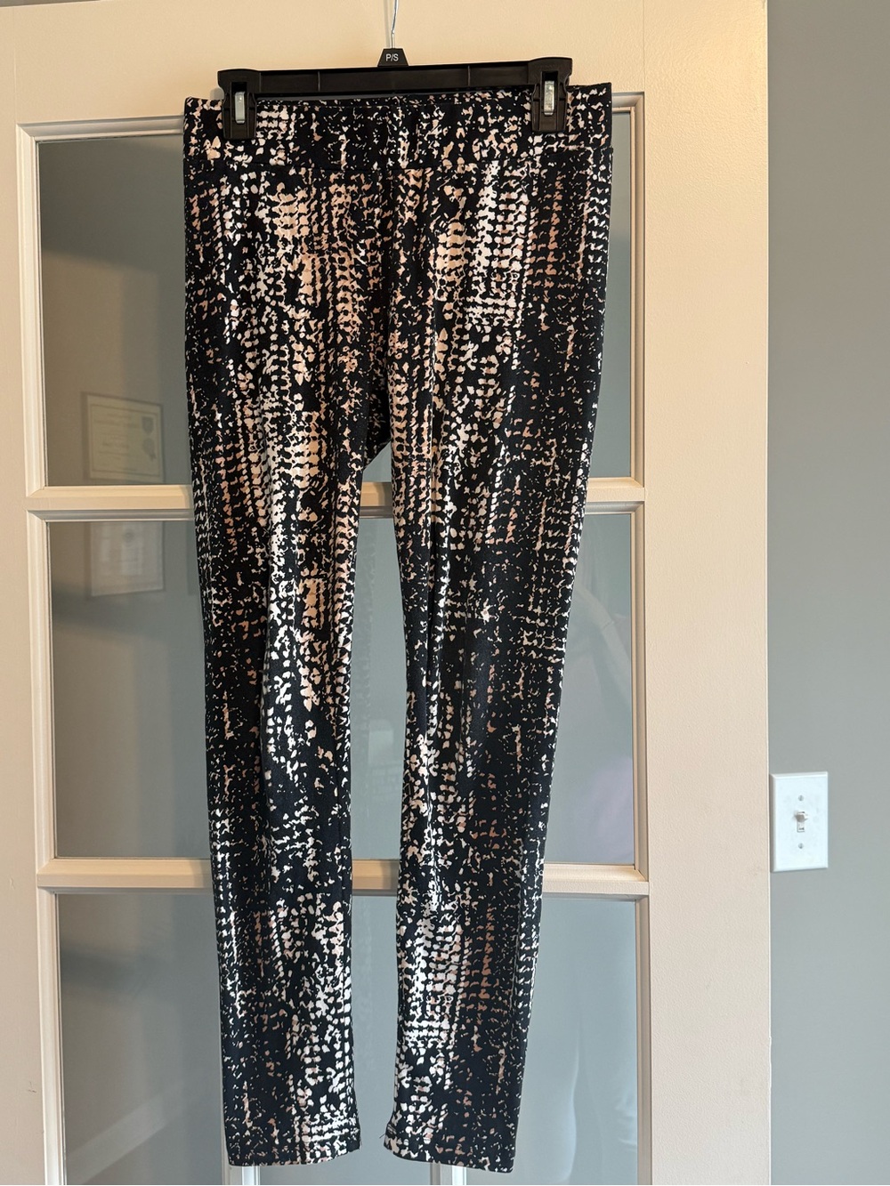 Thalia Sodi Black, Cream & Tan Abstract Spot Print Leggings